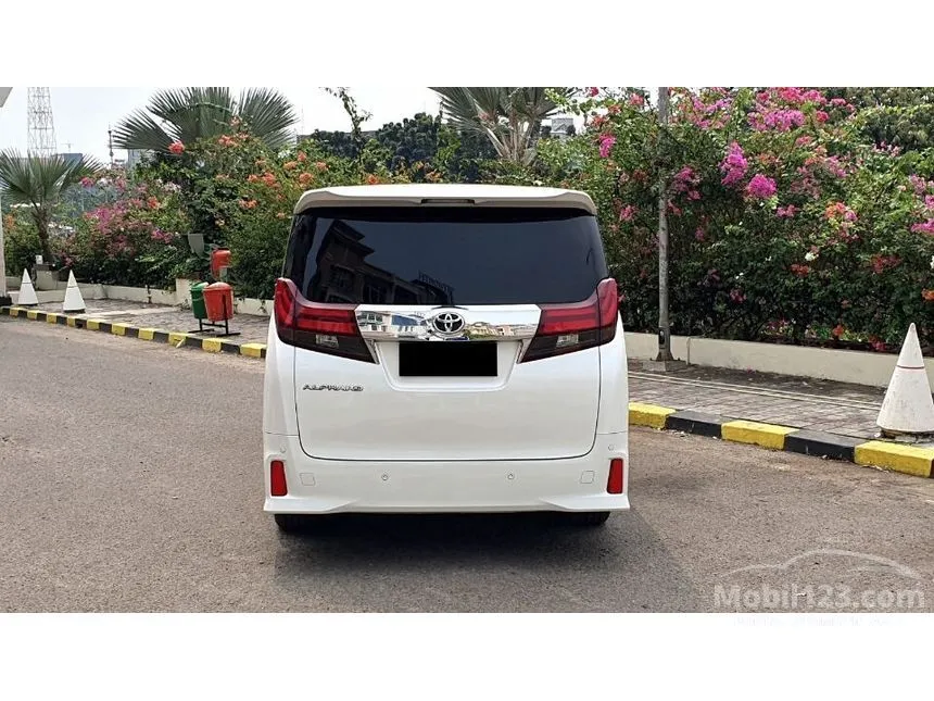 2015 Toyota Alphard SC MPV