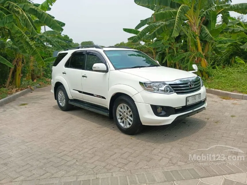 Jual Mobil Toyota Fortuner 2012 G TRD 2.5 di Jawa Timur Automatic SUV Putih Rp 235.000.000