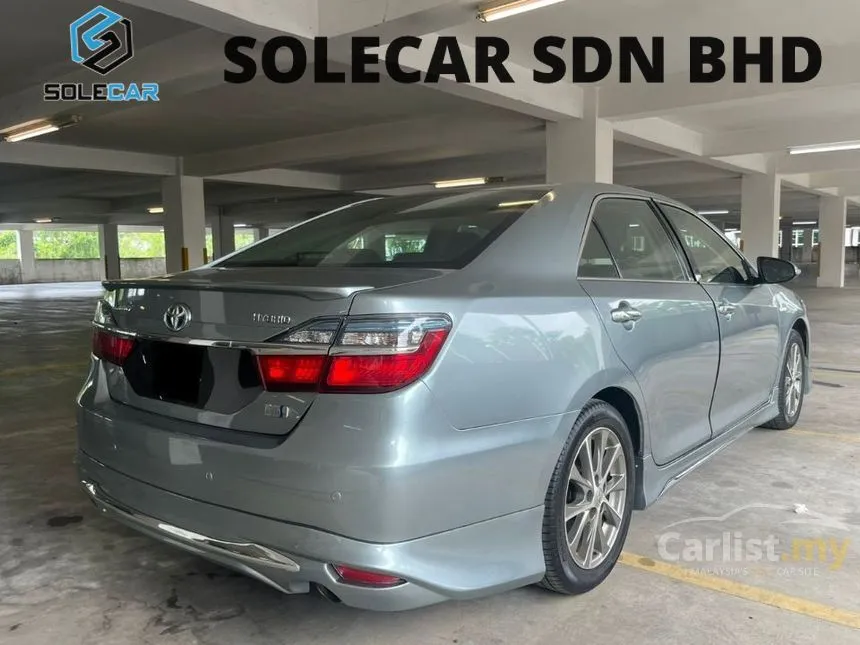 2017 Toyota Camry Hybrid Luxury Sedan