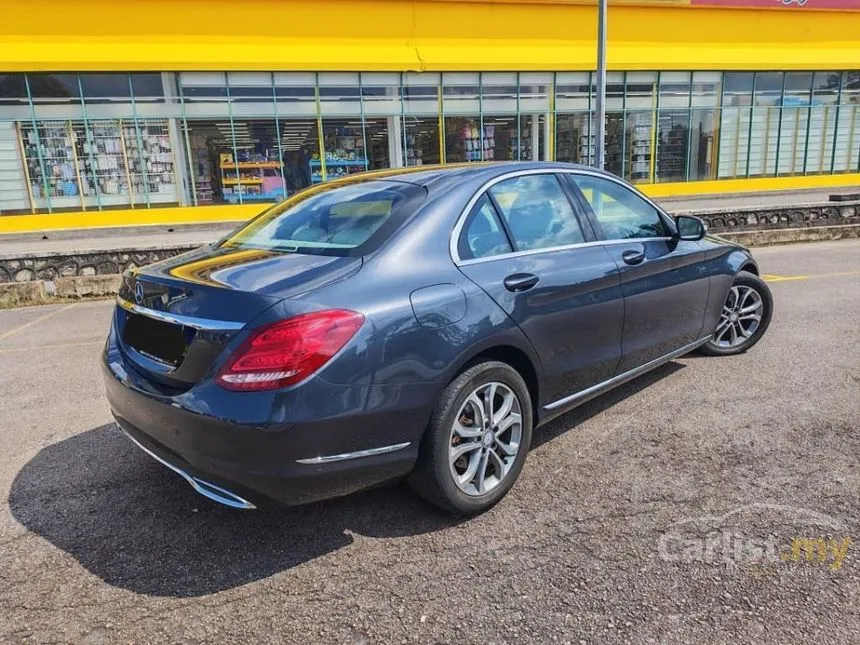 2015 Mercedes-Benz C200 Sedan