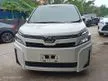 Recon 2020 Toyota Voxy 2.0 V with 8 Seater with 5 yrs warranty
