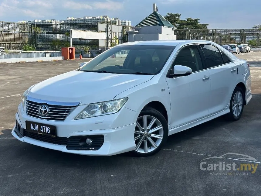 2014 Toyota Camry V Sedan