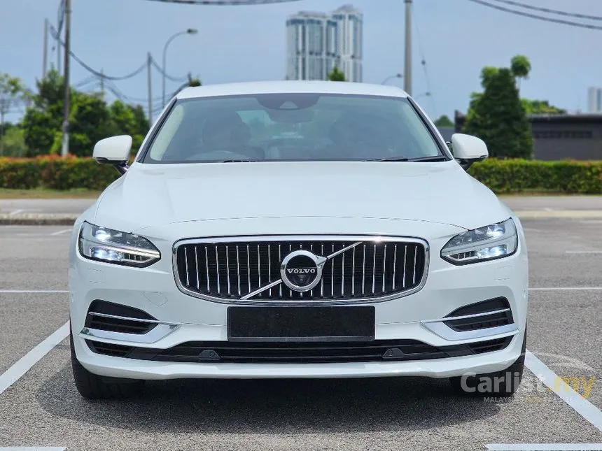 2018 Volvo S90 T8 Inscription Sedan