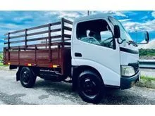 Hino 300 Series Green Eng NO COMPUTER BOX