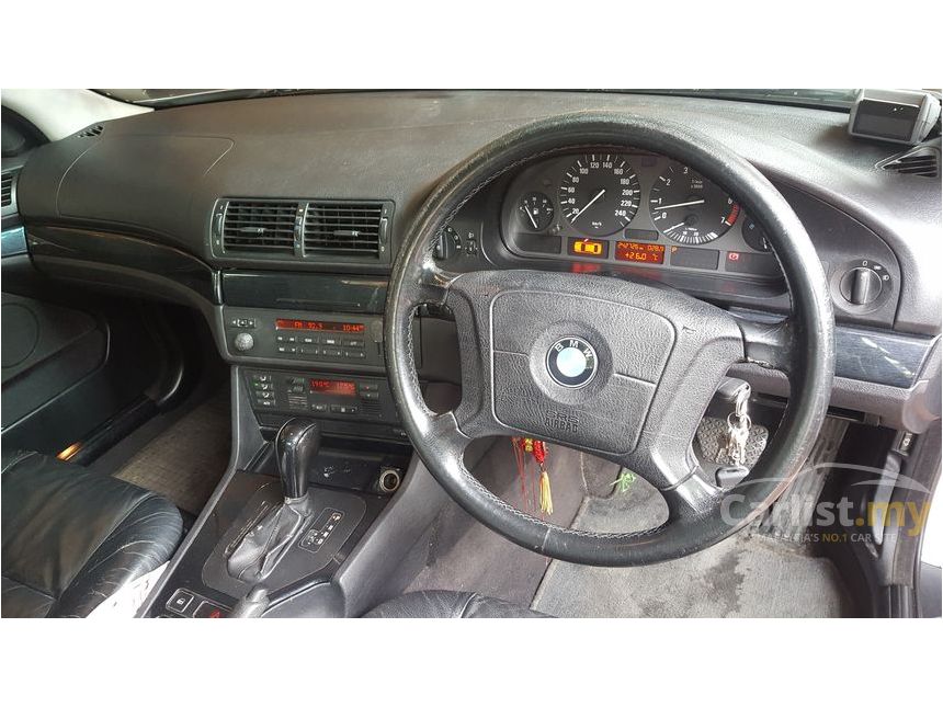 1999 BMW 520i Sedan