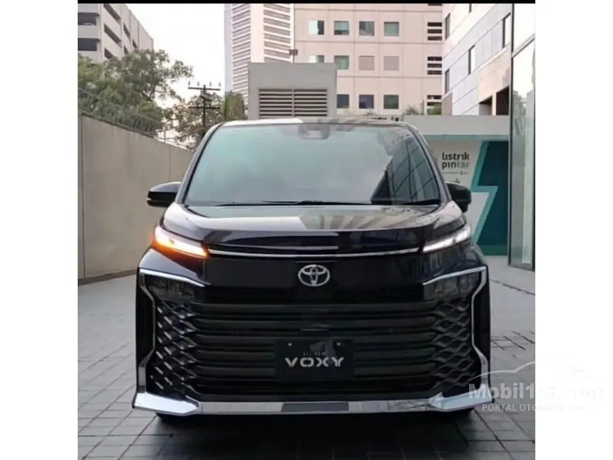 Jual Mobil Toyota Voxy 2024 2.0 di Banten Automatic Van Wagon Hitam Rp 600.800.000
