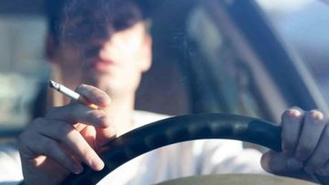 Merokok di dalam Kabin Bikin Harga Mobil Merosot Saat Dijual