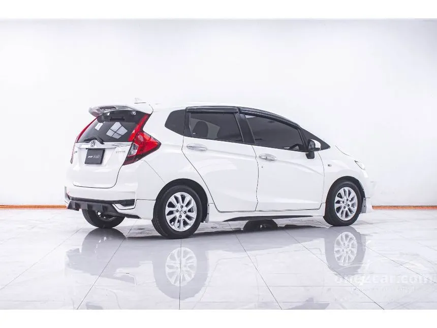 2018 Honda JAZZ V+ Hatchback