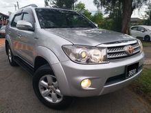 Toyota Fortuner 2.7V FULL SPEC FULL SERVICE 1 DOCTOR OWNER LIKE NEW CAR CONDITION