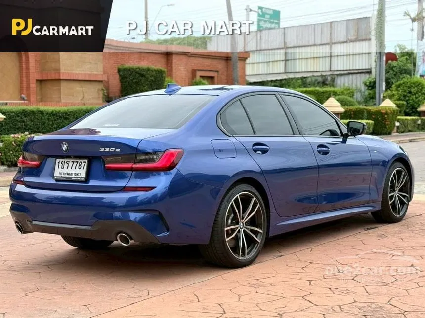 2021 BMW 330e M Sport Sedan