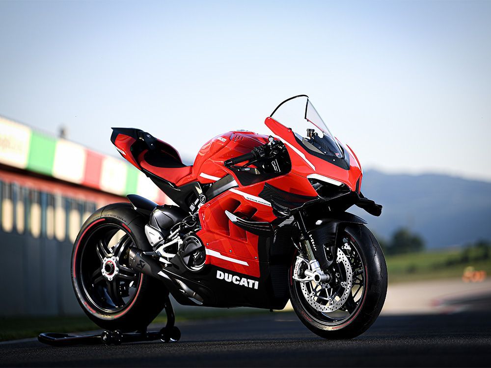 harga ducati panigale superleggera v4