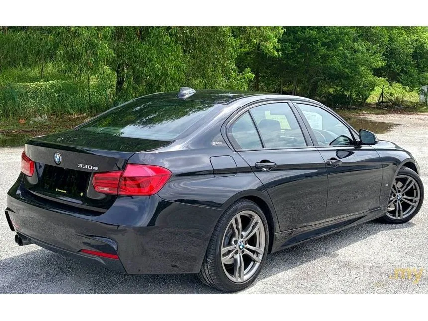 2019 BMW 330e M Sport Sedan
