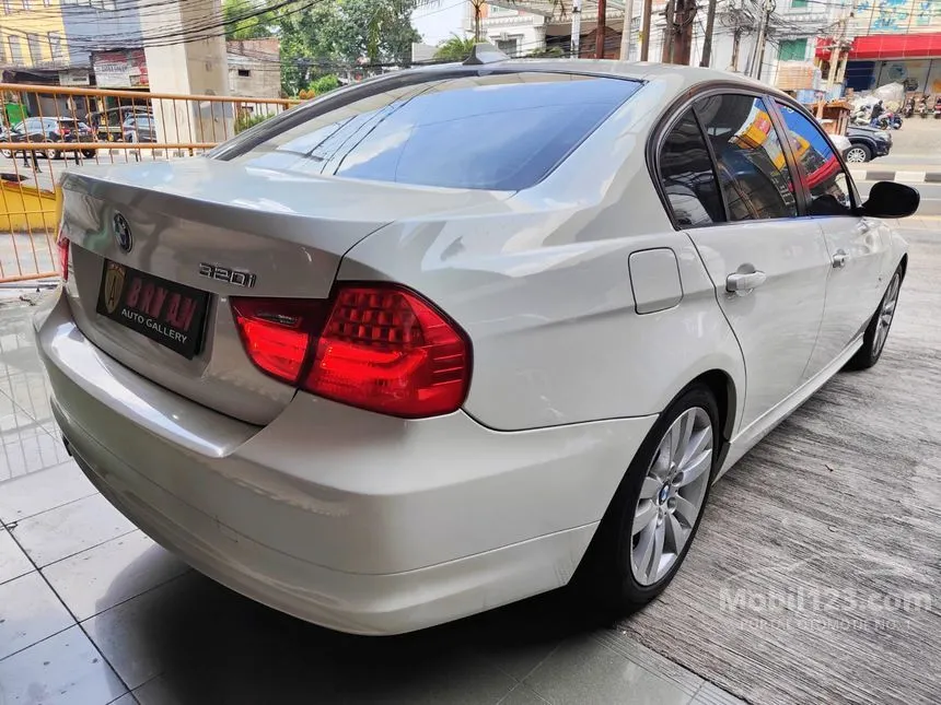 2010 BMW 320i Business Edition Sedan