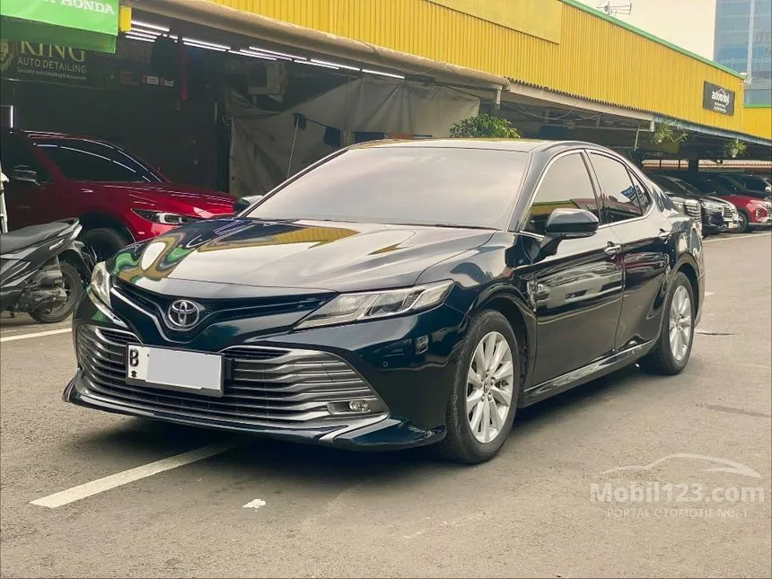 2020 Toyota Camry V Sedan