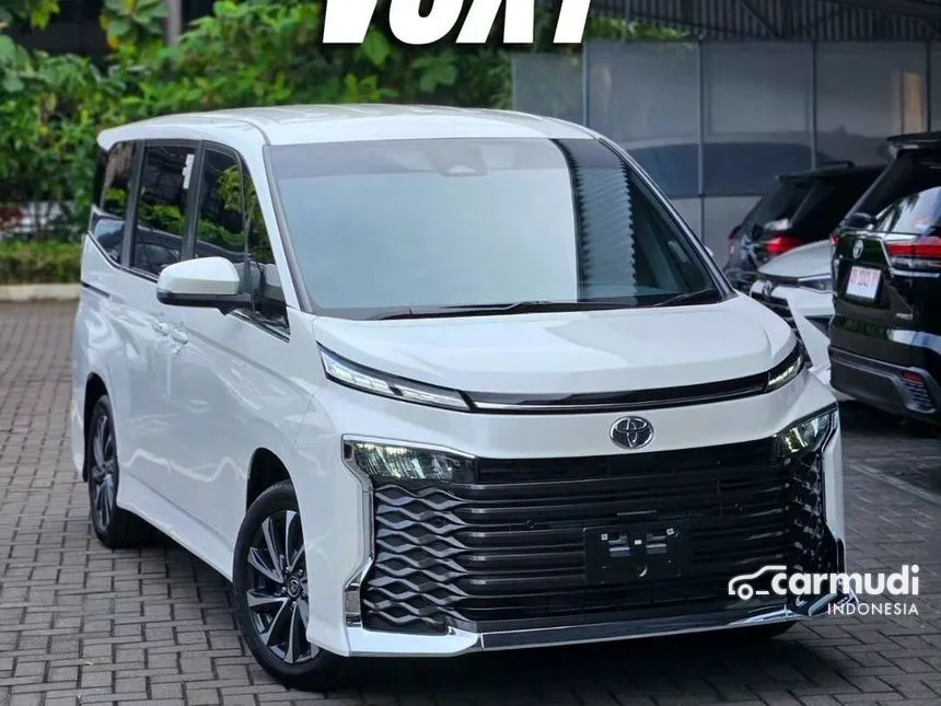 Jual Mobil Toyota Voxy 2023 2.0 di Banten Automatic Van Wagon Putih Rp 590.000.000