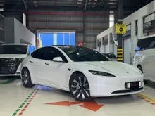 2025 TESLA Model 3 Long Range AWD / Two Tone Interior / Ambient Lighting / Moonroof / Grey & Black Stitching