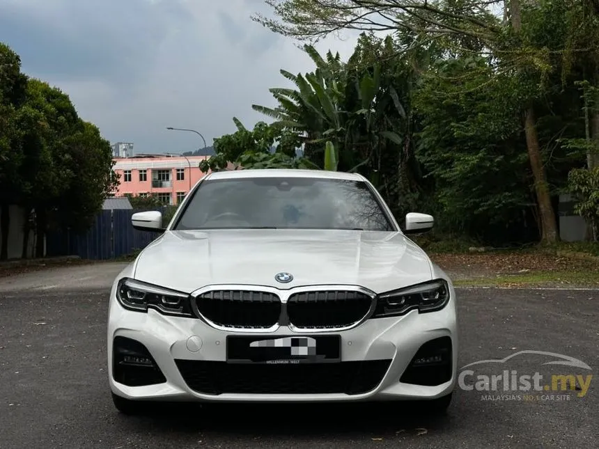 2022 BMW 330e M Sport Sedan