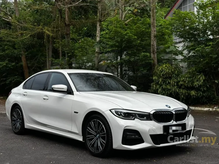 2022 BMW 330e M Sport Sedan