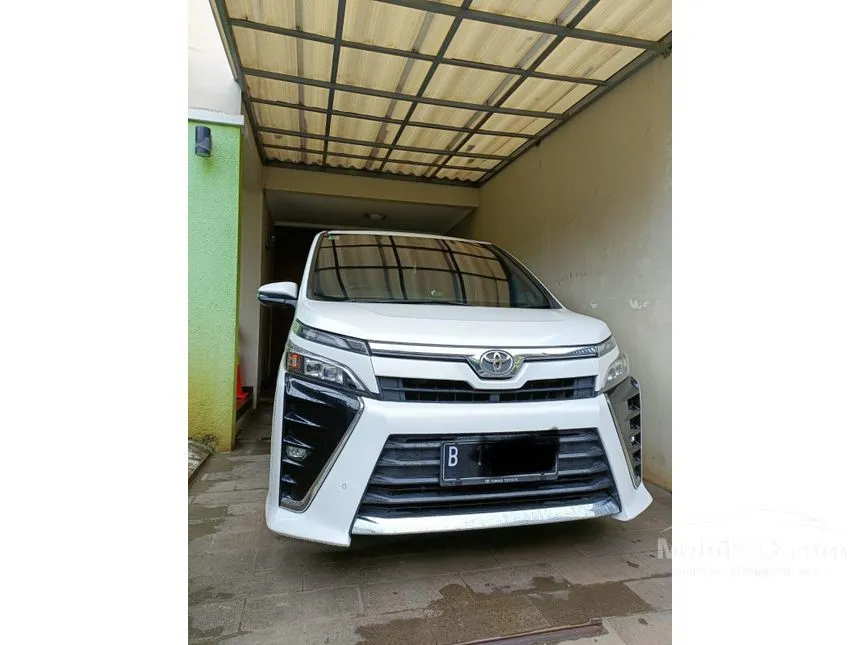 Jual Mobil Toyota Voxy 2019 2.0 di Banten Automatic Wagon Putih Rp 350.000.000