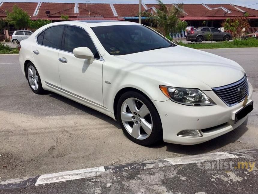 2008 Lexus LS460 Sedan