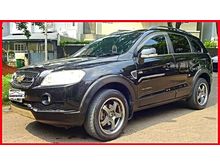 Chevrolet Captiva 2.4 Bensin Tahun 2010 Hitam Matic Terawat