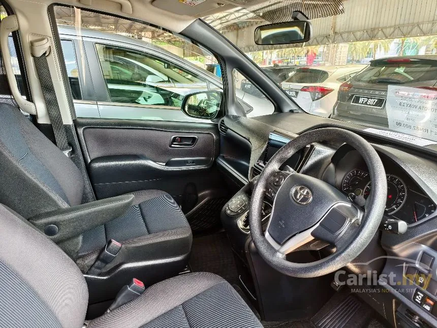 2016 Toyota Voxy X MPV