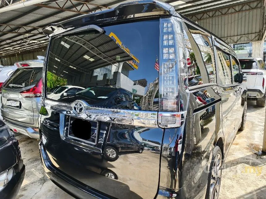 2016 Toyota Voxy X MPV