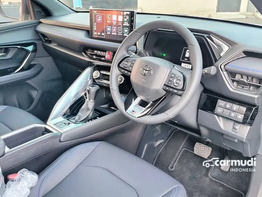 2025 Toyota Yaris Cross S HV with GR Parts Aero Pkg(Prem Clr) SUV