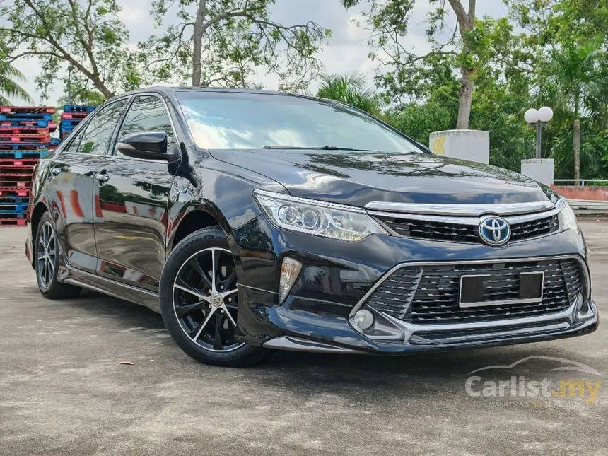2015 Toyota Camry Hybrid Sedan