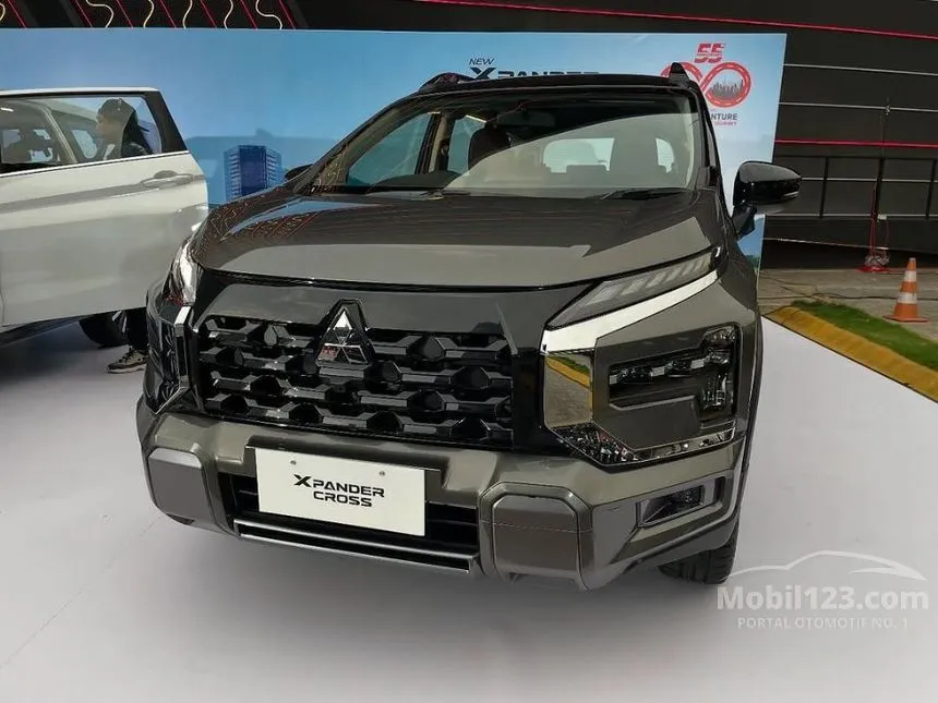 2026 Mitsubishi Xpander Cross Premium (Quartz White Pearl) MPV