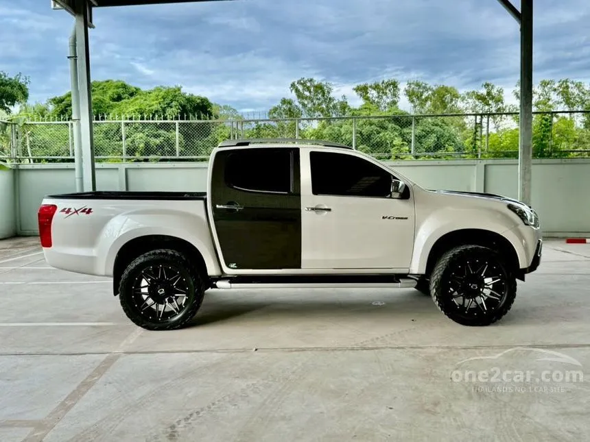 2015 Isuzu D-MAX Vcross Z-Prestige Cab-4 Pickup