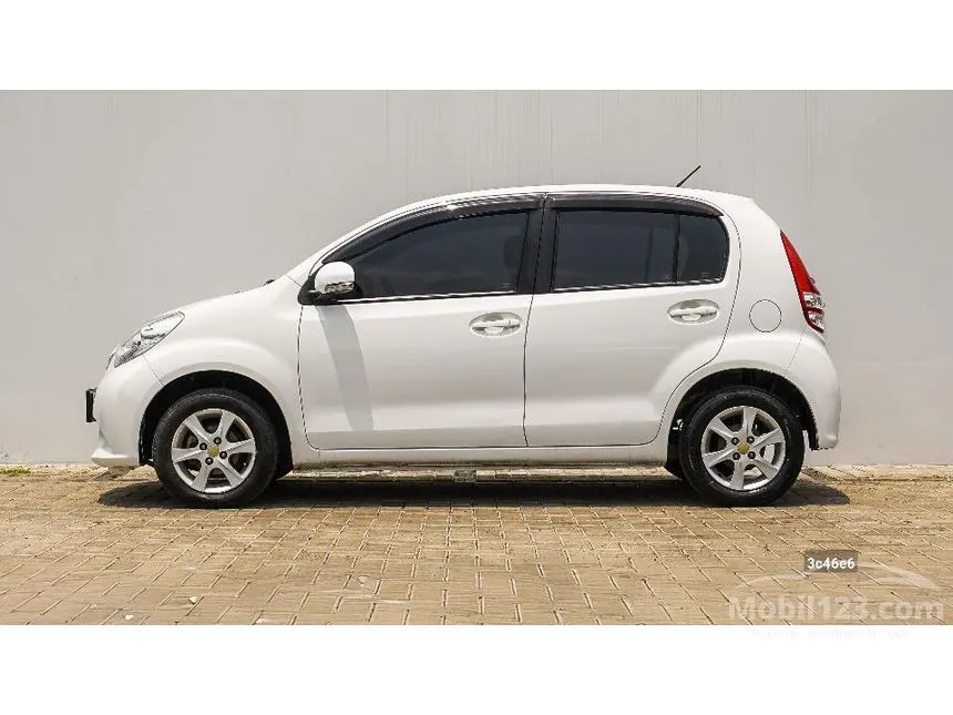 2014 Daihatsu Sirion D Hatchback