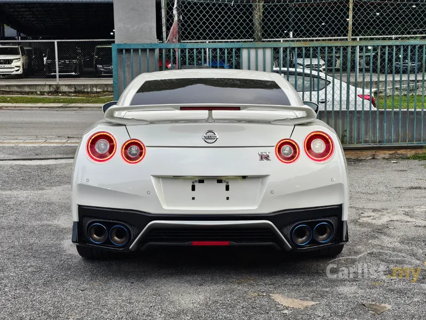 2022 Nissan GT-R Coupe