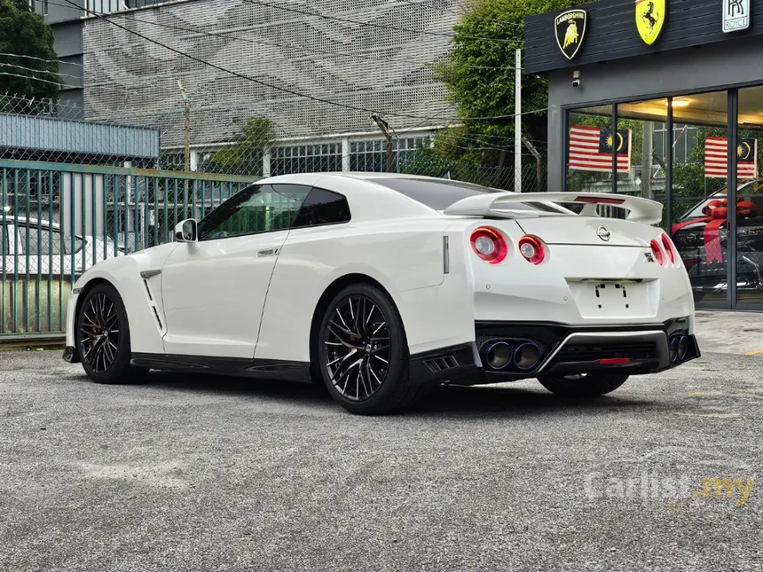2022 Nissan GT-R Coupe