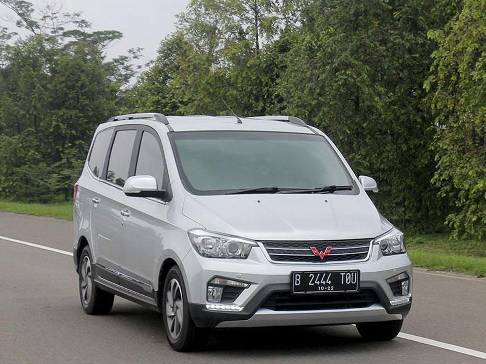 Blue Bird Belum Mau Lirik Mobil China