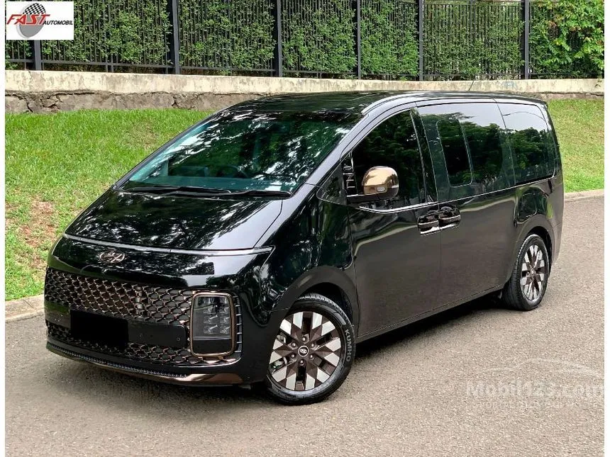 2021 Hyundai Staria Signature 7 MPV