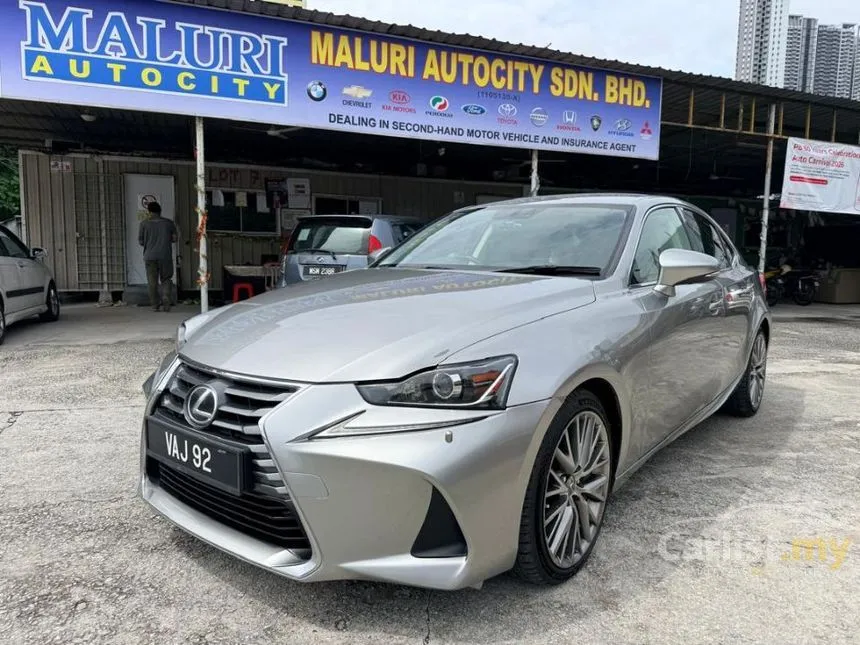 2017 Lexus IS 200t Luxury Sedan