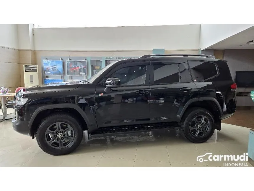 2025 Toyota Land Cruiser 300 GR-S 4X4 SUV