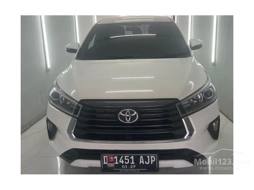 Toyota Kijang Innova 2021 V 2.4 di Jawa Barat Manual MPV Putih