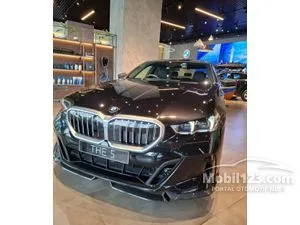 2025 BMW 520i 2.0 M Sport Sedan