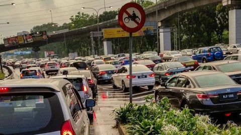 Toll Hike Emptying Your Wallet? Wake Up Earlier And Use Toll-Free Roads, Minister Advises