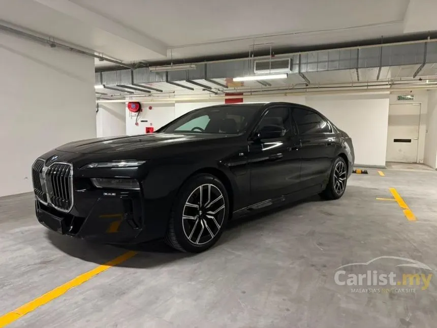 2024 BMW 750e xDrive M Sport Pure Excellence Sedan