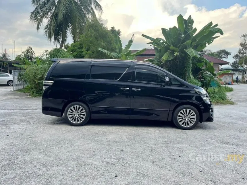 2013 Toyota Vellfire Z Golden Eyes MPV
