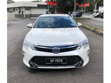 2017 Toyota Camry 2.5 Hybrid Luxury Sedan