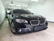 Bmw 520i luxury LCI 2017 nik 16 indiglo garansi sd 2020
