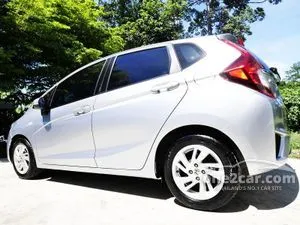 2016 Honda JAZZ 1.5 V Hatchback