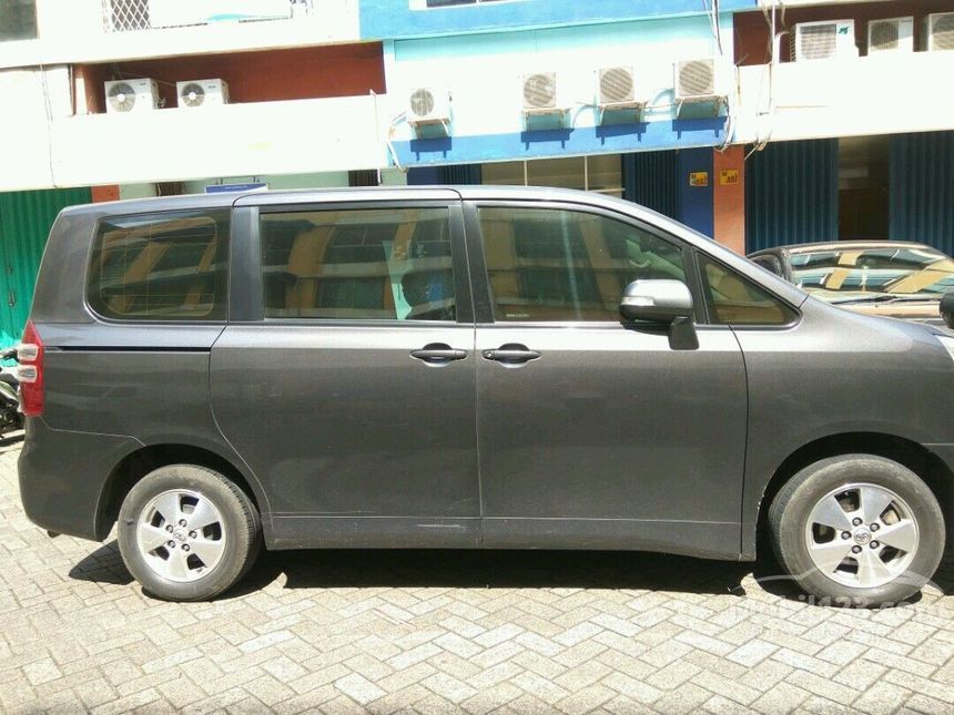 2014 Toyota NAV1 G MPV