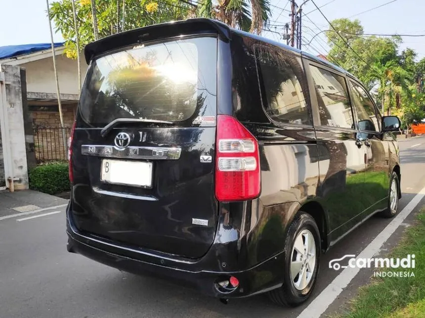 2013 Toyota NAV1 V MPV