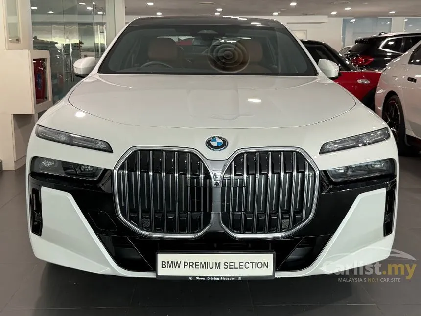 2025 BMW 750e xDrive M Sport Pure Excellence Sedan