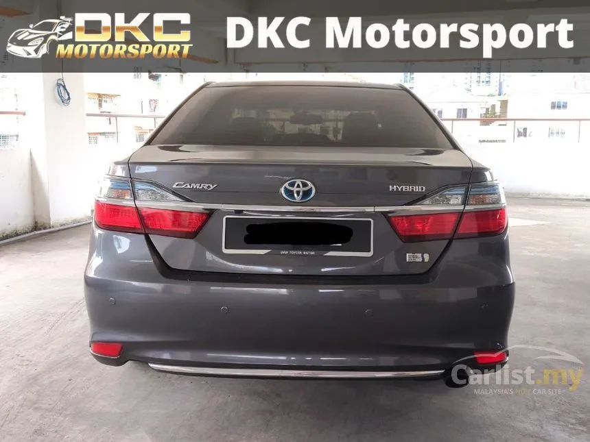 2016 Toyota Camry Hybrid Sedan
